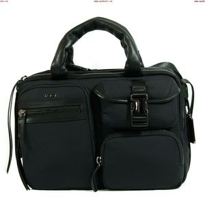 Tumi, Style: Cassidy.